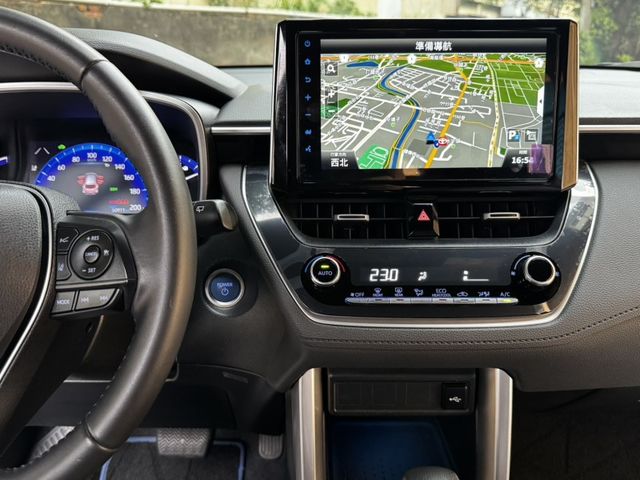 Toyota Cross  第1張相片