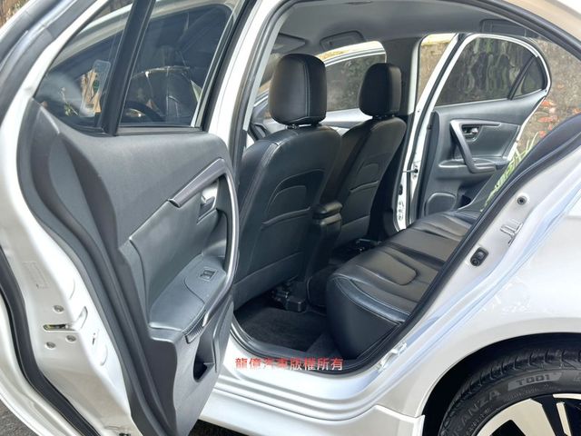 僅跑3.7萬全車原鈑件20年魅力版盲點數位儀表IKEY影音循跡8安定速快撥恆溫  第9張相片