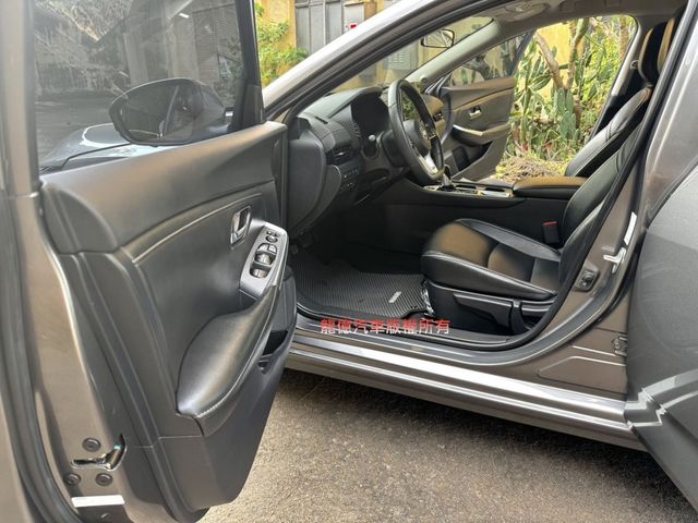 Nissan Sentra  第8張相片
