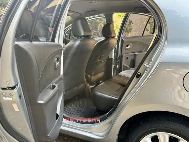 Toyota Yaris  第9張相片
