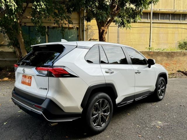 Toyota RAV4  第5張相片