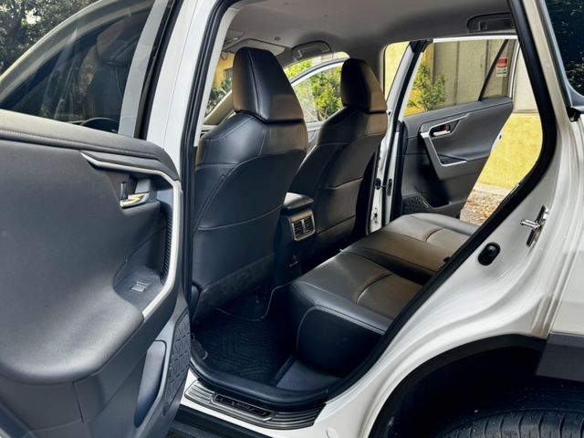 Toyota RAV4  第9張相片