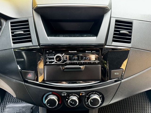 僅跑2.8萬全車原版件21年精緻版雙安定速循跡防滑音響胎壓後座出風口做生意好幫手  第2張相片