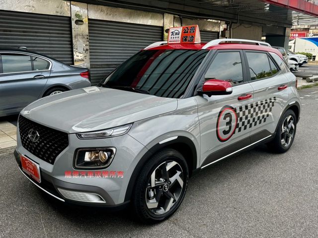 全車原鈑件雙色GLB版22年式盲點車偏煞停6安IKEY循跡環景導航Carplay  第4張相片