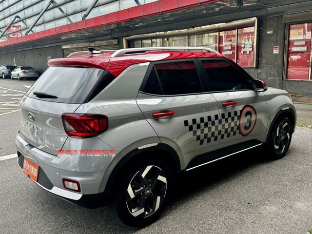 全車原鈑件雙色GLB版22年式盲點車偏煞停6安IKEY循跡環景導航Carplay  第5張相片