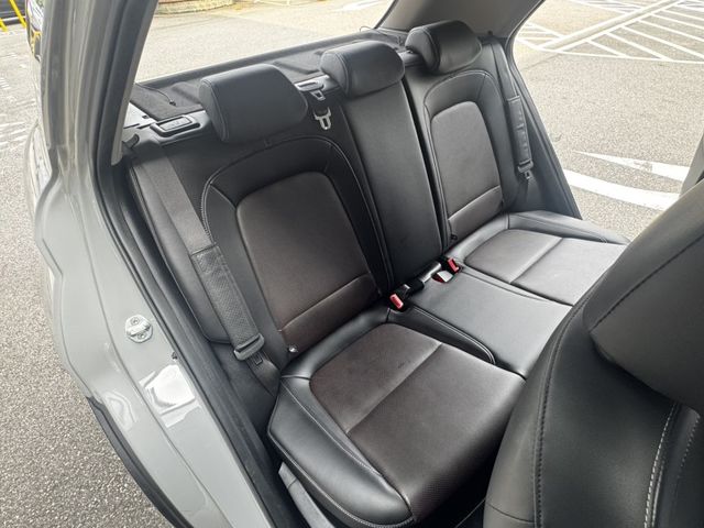 全車原鈑件雙色GLB版22年式盲點車偏煞停6安IKEY循跡環景導航Carplay  第17張相片
