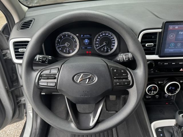 全車原鈑件雙色GLB版22年式盲點車偏煞停6安IKEY循跡環景導航Carplay  第20張相片