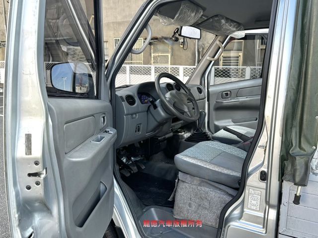 全車原版件載貨生財好幫手15年式手排新款三面帆布霧燈僅跑4.5萬一手車原廠保養  第8張相片