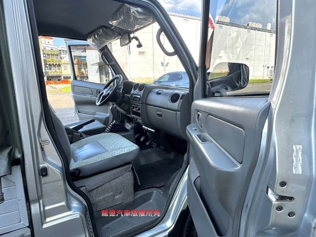 全車原版件載貨生財好幫手15年式手排新款三面帆布霧燈僅跑4.5萬一手車原廠保養  第12張相片