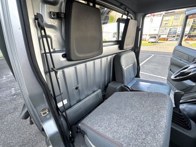 全車原版件載貨生財好幫手15年式手排新款三面帆布霧燈僅跑4.5萬一手車原廠保養  第17張相片