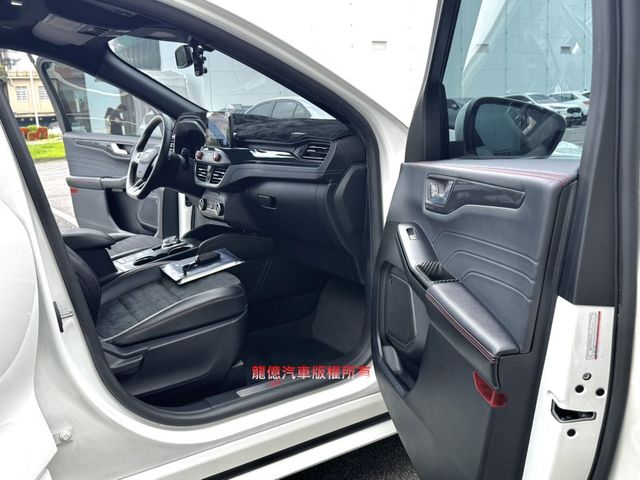 全車原版件運動版22年式250匹自動跟車盲點車偏數位儀表循跡電動椅抬頭全景天窗  第12張相片