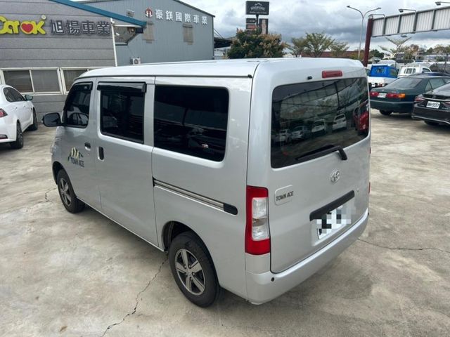 Toyota TOWN ACE  第7張相片