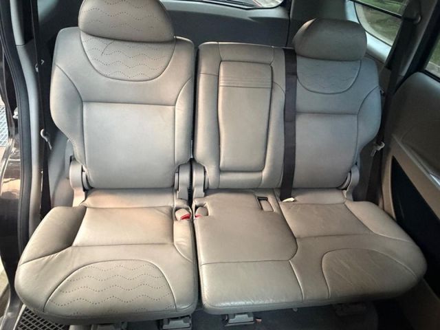 Mitsubishi Zinger  第12張相片