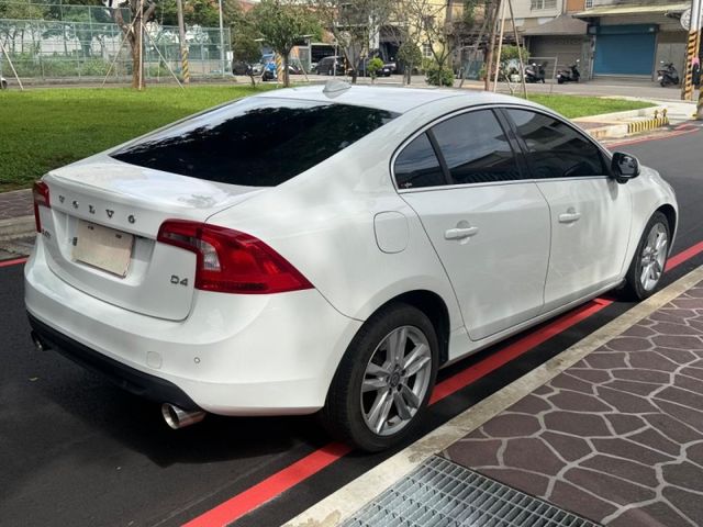 Volvo V60  第4張相片