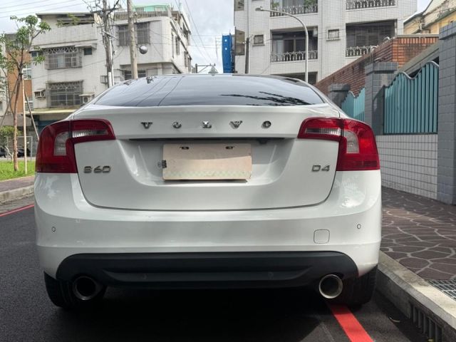 Volvo V60  第6張相片