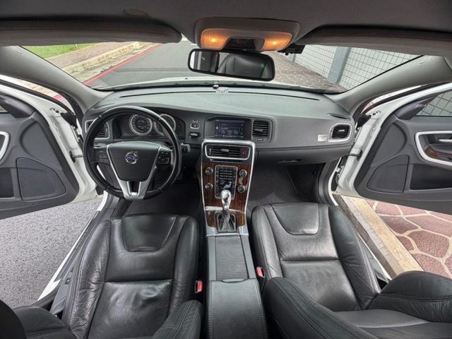 Volvo V60  第8張相片