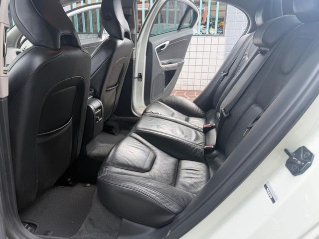 Volvo V60  第9張相片