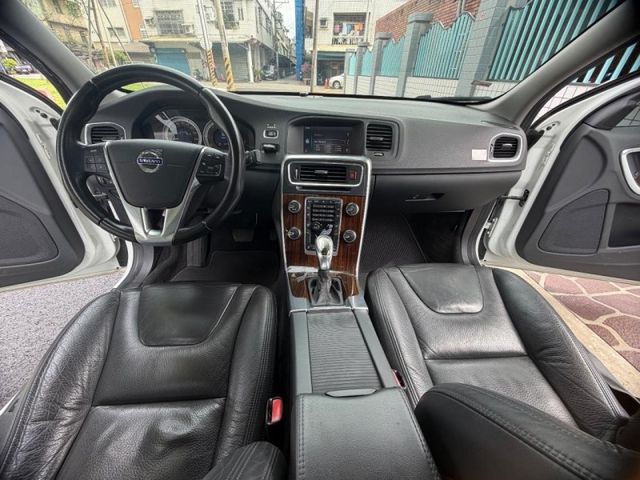 Volvo V60  第10張相片