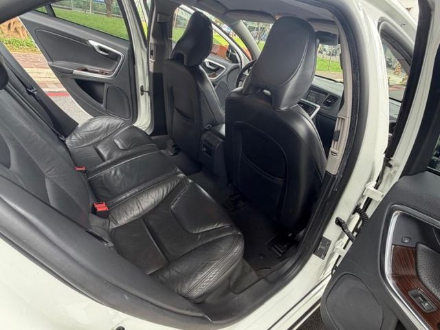 Volvo V60  第11張相片
