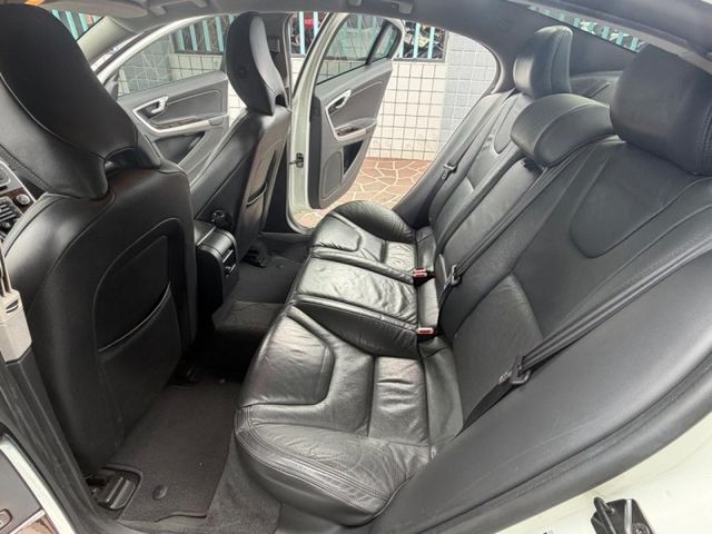 Volvo V60  第15張相片