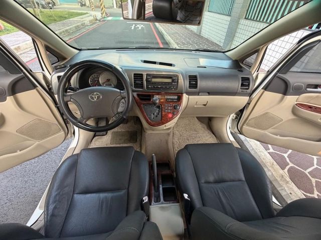 Toyota Wish  第14張相片