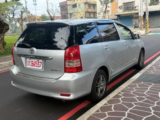 Toyota Wish  第8張相片