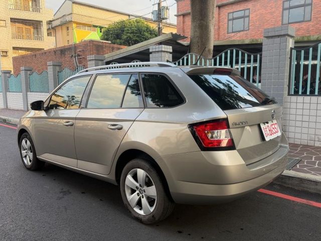 Skoda Fabia  第7張相片