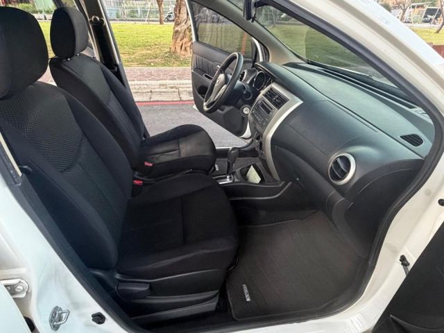Nissan Livina  第13張相片