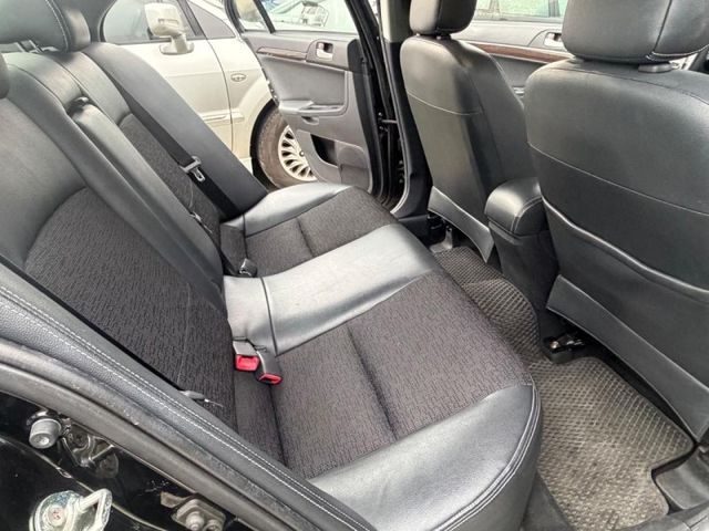 Mitsubishi Lancer  第11張相片