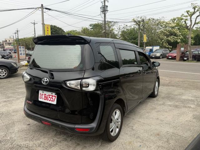 Toyota SIENTA  第11張相片