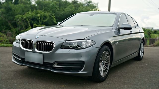 2015年BMW520D灰色 柴油 循跡防滑，PUSH START，F1換檔撥片  第1張相片