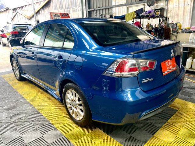 Mitsubishi Lancer  第7張相片