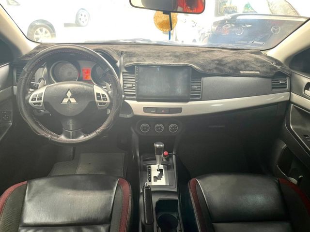 Mitsubishi Lancer  第8張相片