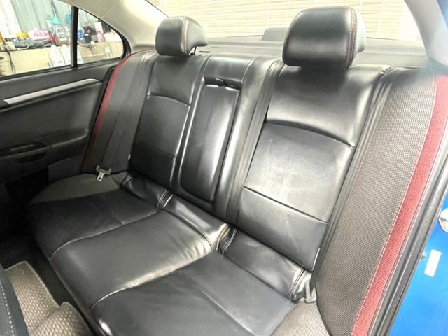 Mitsubishi Lancer  第12張相片