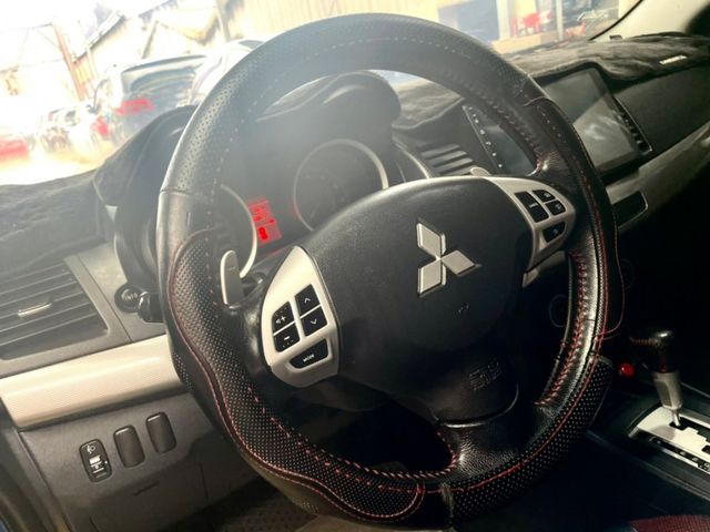Mitsubishi Lancer  第15張相片