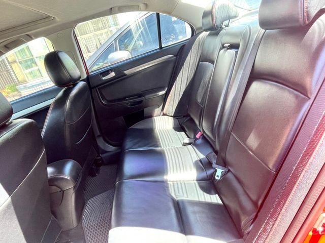 Mitsubishi Lancer  第6張相片
