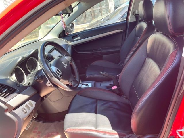 Mitsubishi Lancer  第12張相片