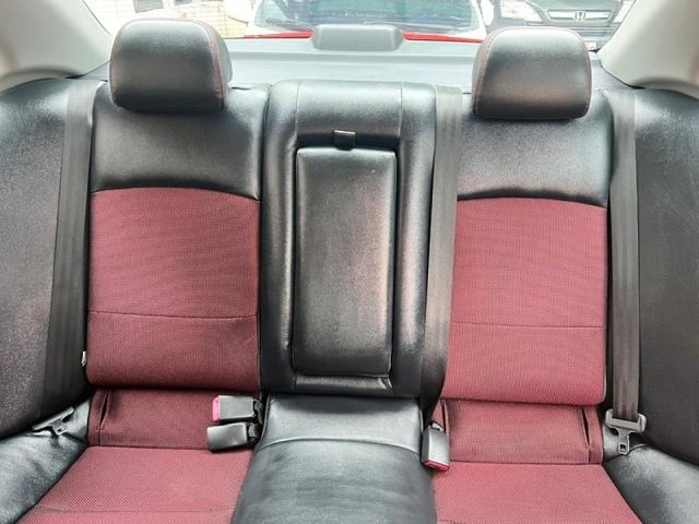 Mitsubishi Lancer  第8張相片