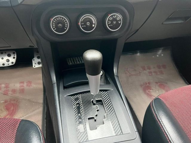 Mitsubishi Lancer  第9張相片