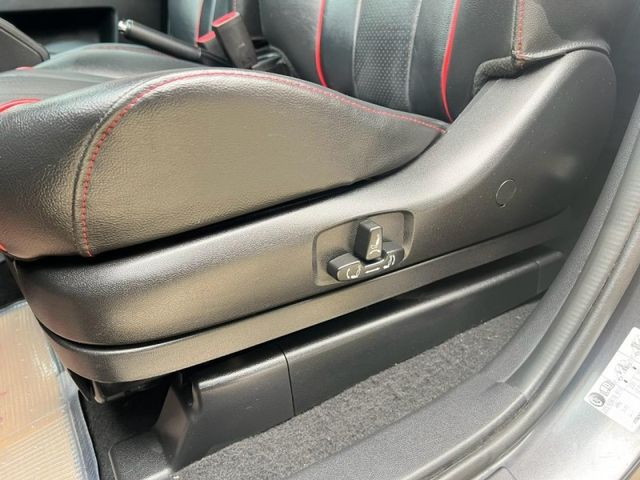 Mazda Mazda5  第9張相片