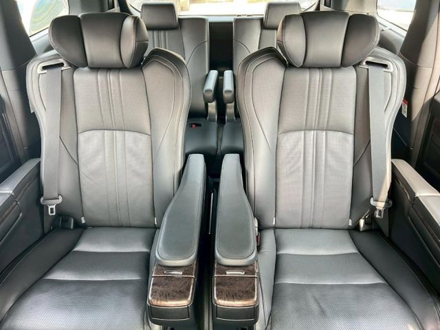 Toyota ALPHARD  第4張相片