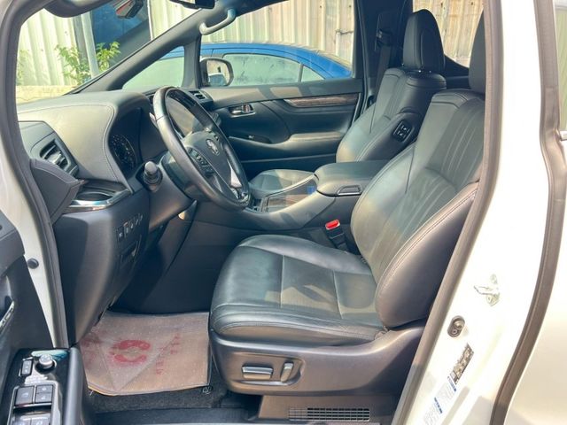 Toyota ALPHARD  第13張相片