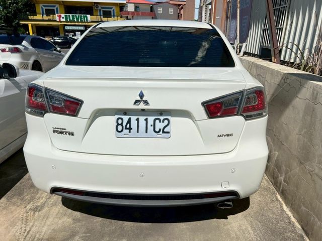 Mitsubishi Lancer  第7張相片