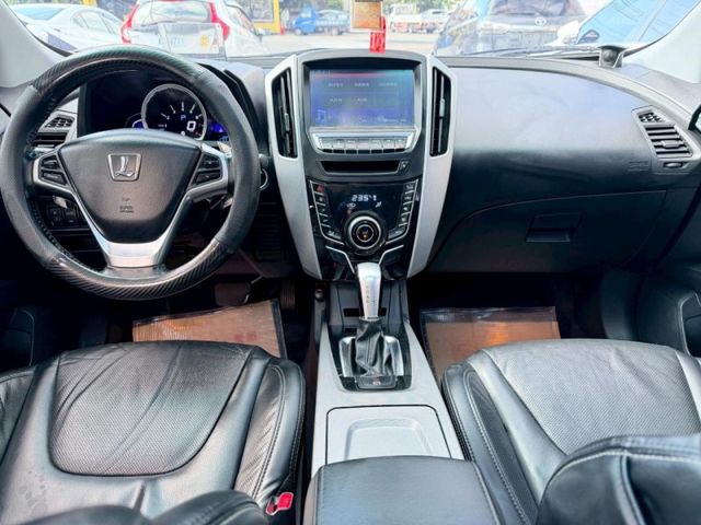 Luxgen U6 Turbo  第11張相片