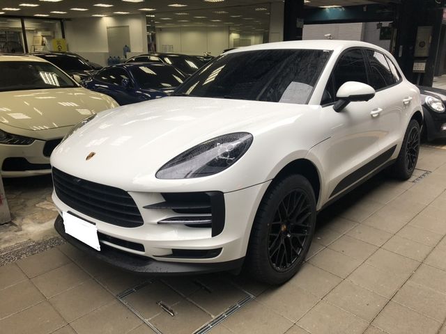 正2019 PORSCHE MACAN 2.0 大改款 總代理 麂皮方向盤 彈射  第1張相片