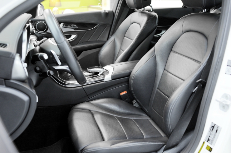 C300 AMG 2015 大金汽車 全景天窗 免鑰匙 盲點 雷達 電尾門 記憶椅  第4張相片