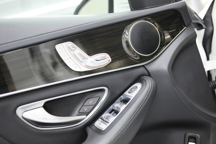 C300 AMG 2015 大金汽車 全景天窗 免鑰匙 盲點 雷達 電尾門 記憶椅  第12張相片