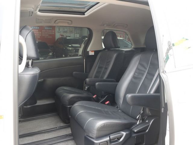 Toyota Previa  第7張相片