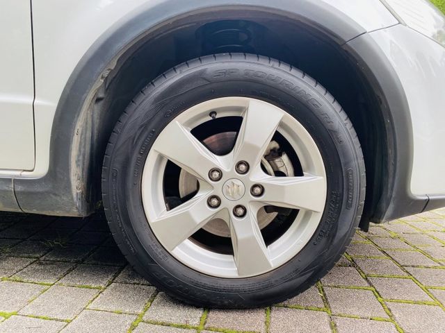 Suzuki SX4  第15張相片