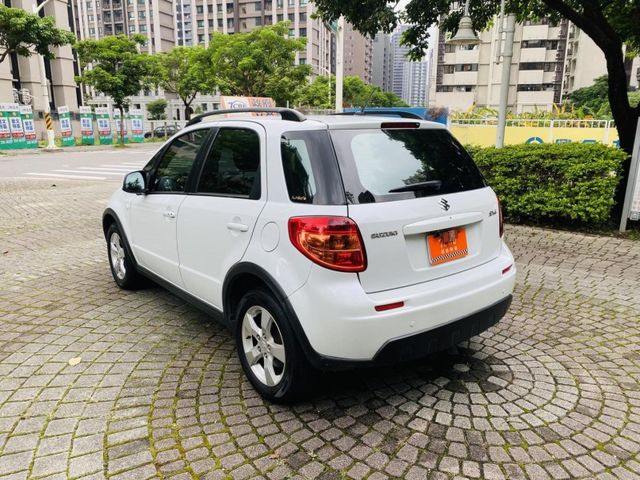 Suzuki SX4  第34張相片